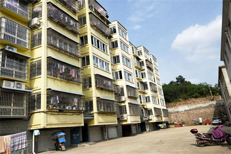 金惠园小区3室2厅1卫114㎡带付房